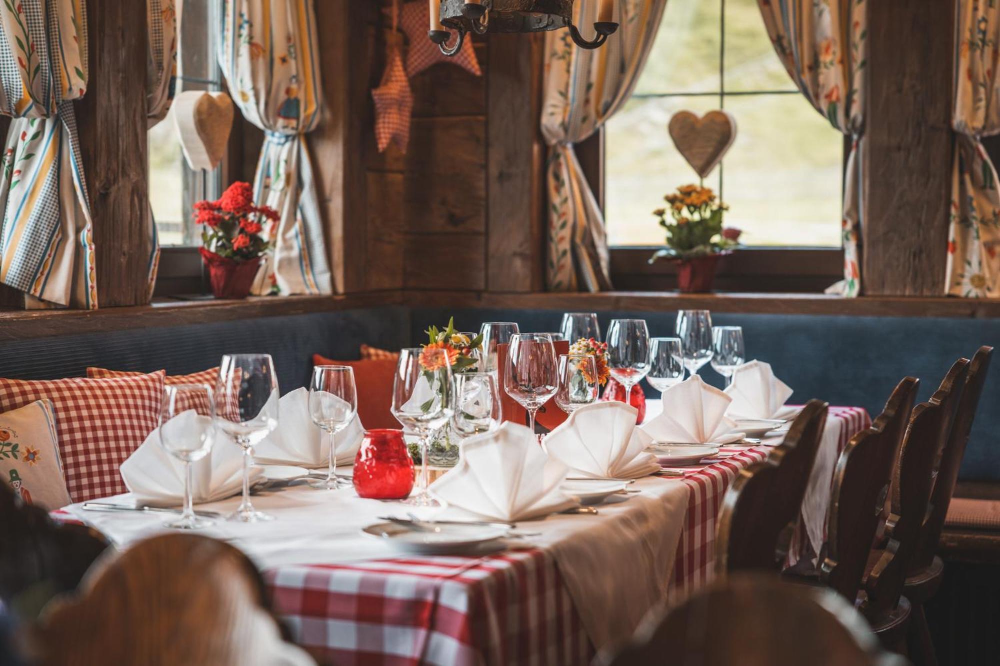 S P O R T A L M - Seefeld Seefeld in Tirol Bagian luar foto